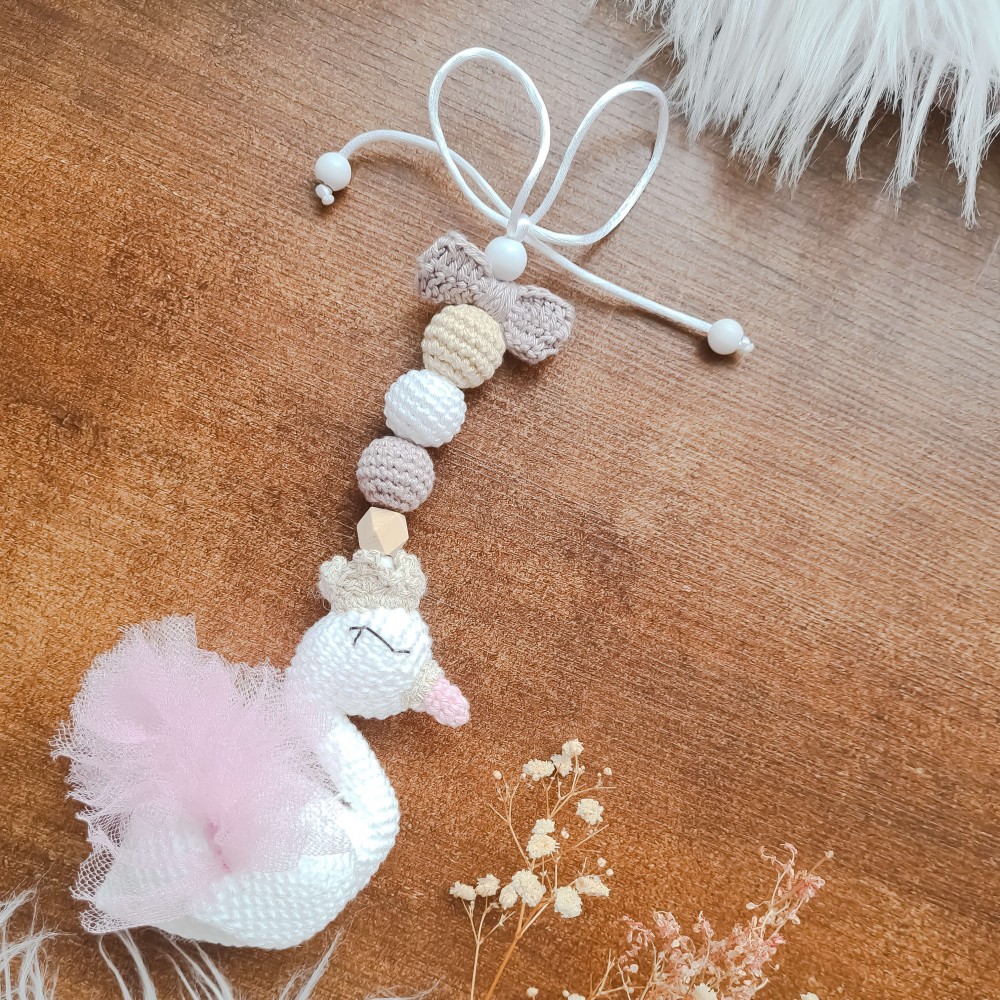 Babyschalen-Anhänger Schwan