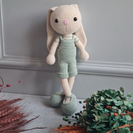 Kuscheltier Hase mit Lathose - weitere Farben // Spieluhr